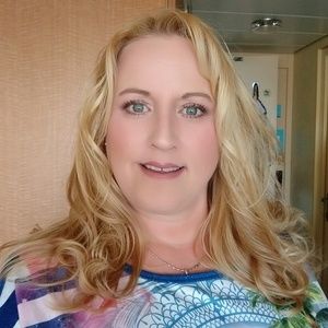 Meet your Posher, Debra